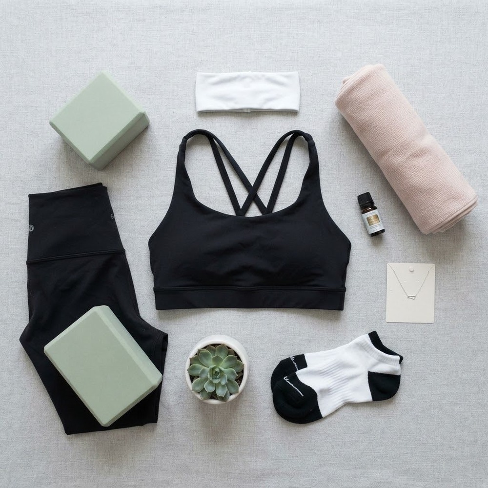 Lululemon Energy Bra Black Strappy Medium Support Yoga Sports Bra Size 6